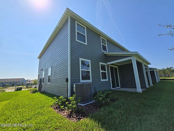 3rd image of 174 YELLOWSTONE Drive