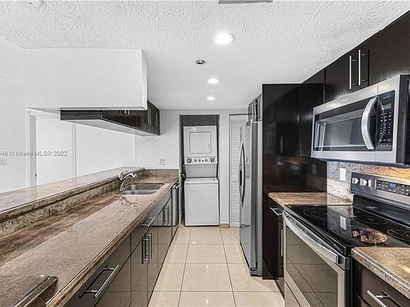 3rd image of 1717 N Bayshore Dr #A-1256