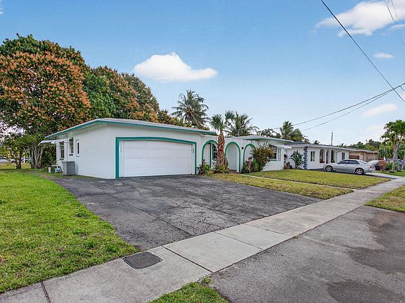 3rd image of 2540 NW 34th Terrace