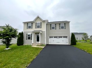 3215 Pebble Run Dr, Dover, PA 17315