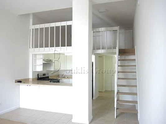 Rented by Bouklis Group | media 30