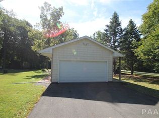 229 E Green Acres Ct, East Peoria, IL 61611