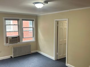 4511 Avondale St APT 302, Bethesda, MD 20814