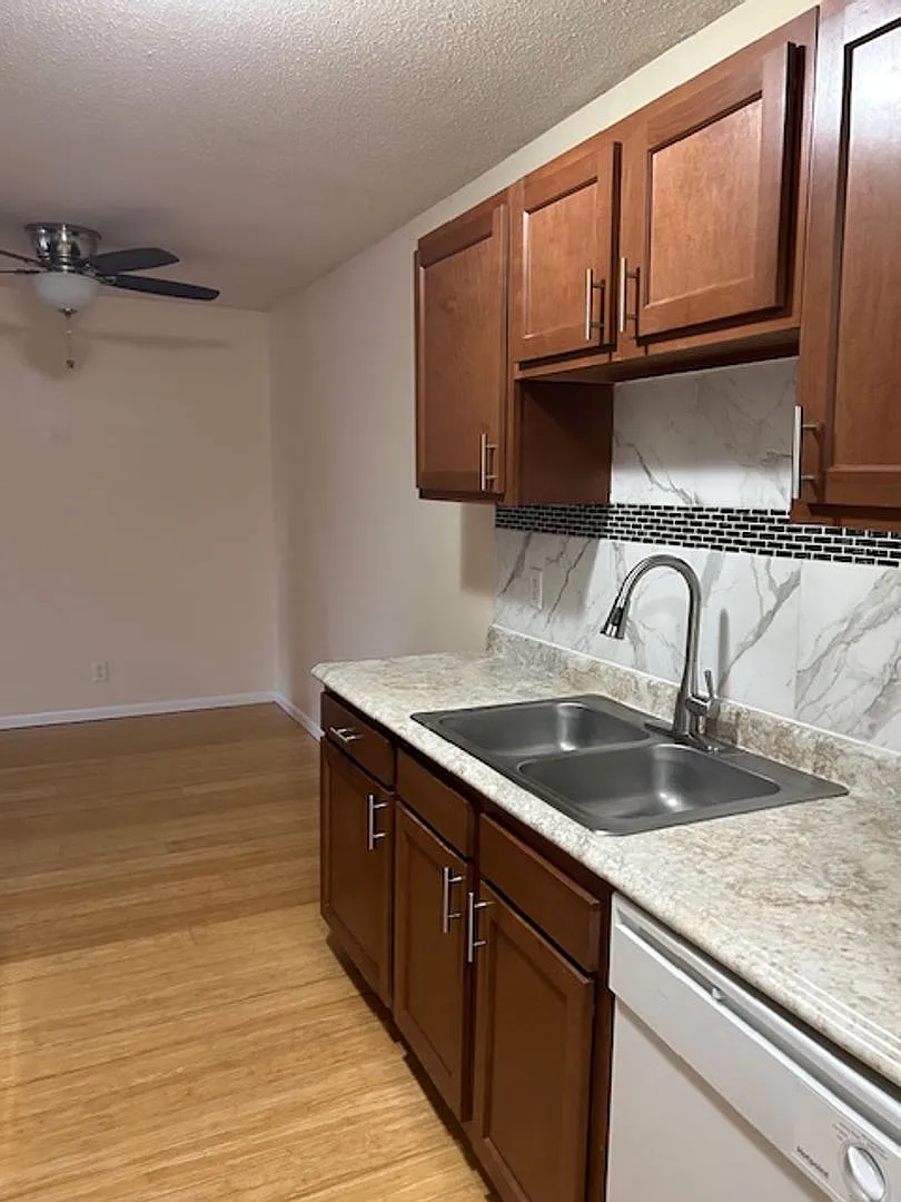 PERSAUD BRAMANTES APARTMENTS — Photo 3