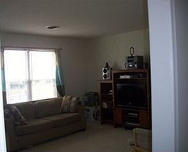 5th image of 4624 Primrose Pl