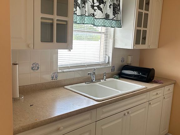 4th image of 704 Joel Blvd #704