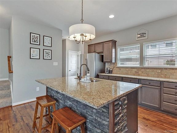 4th image of 8048 Rutland Village Dr