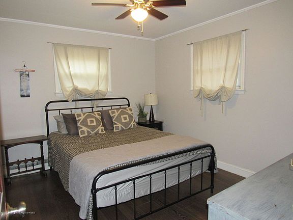 5th image of 219 Hemlock Dr