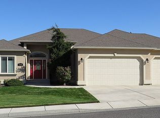 1216 Plateau Dr, Richland, WA 99352