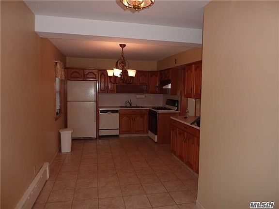2nd image of 38 Nassau Ave
