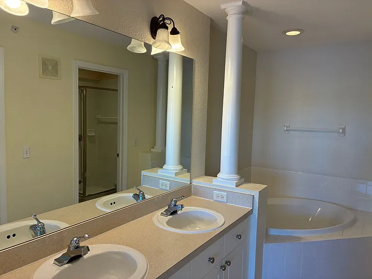 2607 Emerald Lake Ct — Photo 9