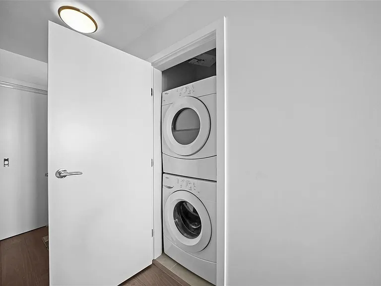 668 Columbia St #1607 — Photo 8