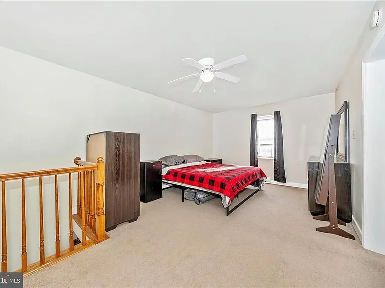 241 N Franklin St — Photo 14