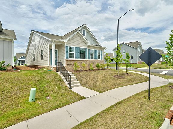 2nd image of 636 Juniper Berry Rd
