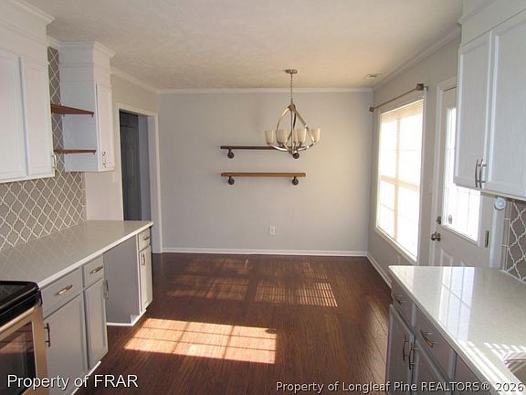 4th image of 165 Cavalier Dr
