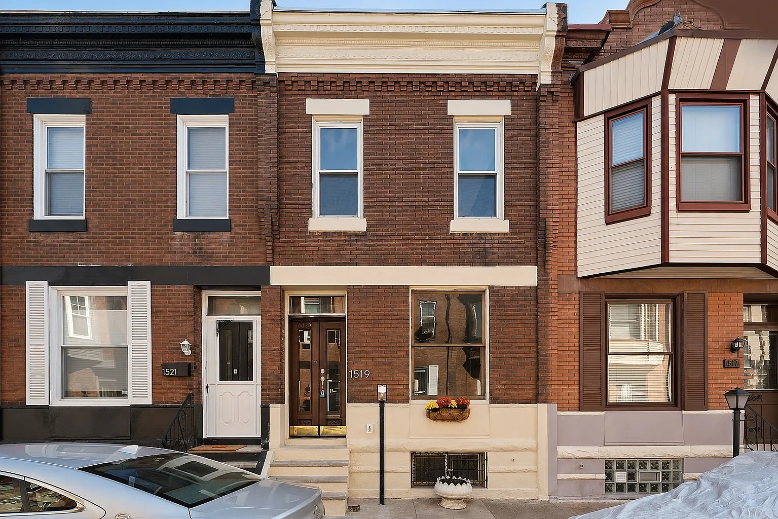 3 bed, 1572 sqft, $2,200 — Photo 2