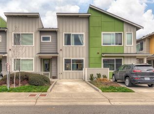 878 SW 96th Pl, Seattle, WA 98106
