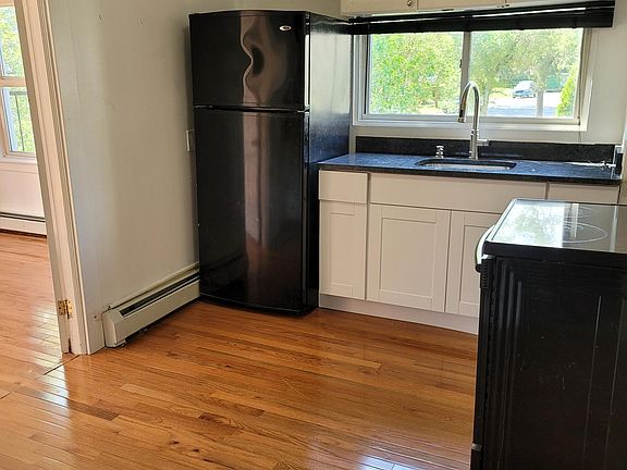2nd image of 5 Elmwood Ave #2
