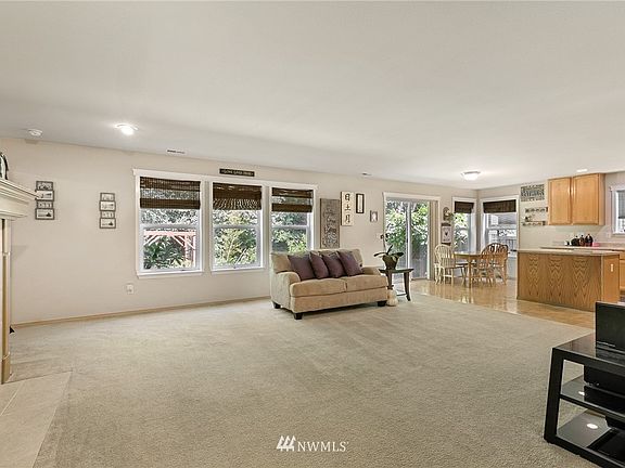 5th image of 18218 93rd Ave E