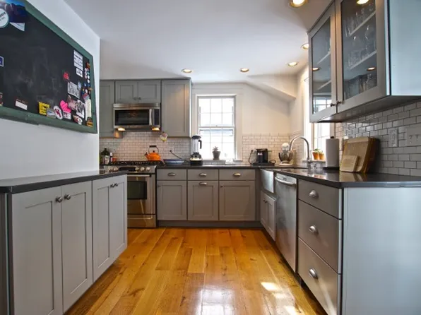 4 Orne St Unit 2, Marblehead, MA 01945