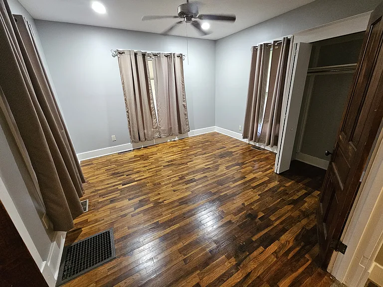 905 E Main St #1 — Photo 4