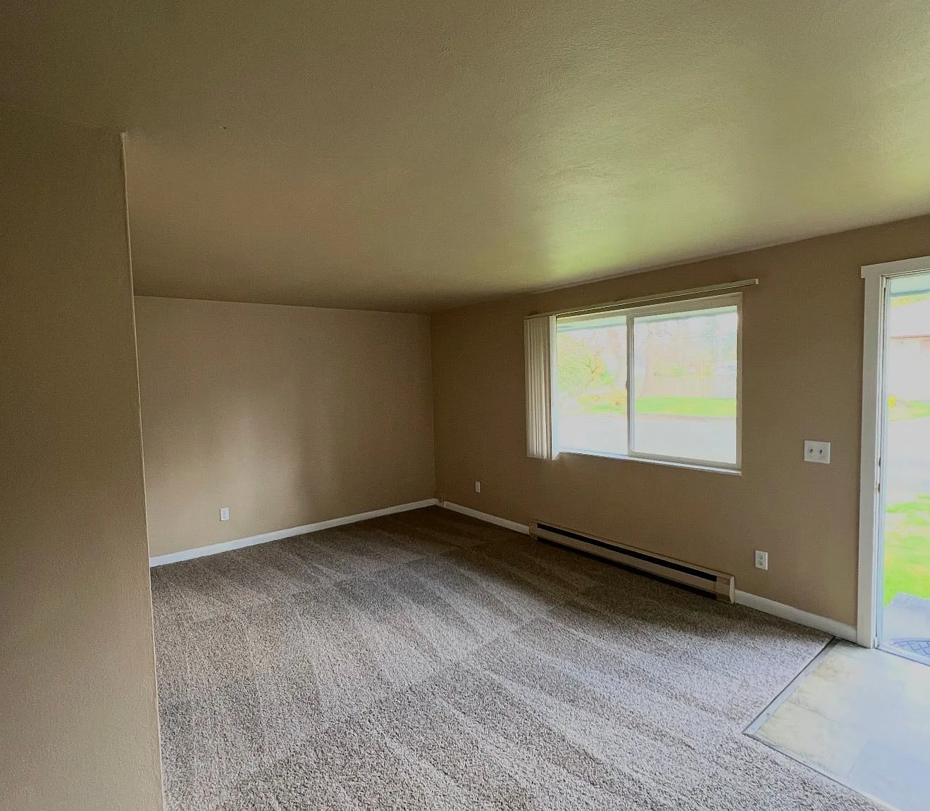 1 bed, 1.0 bath, $1,400 — Photo 4