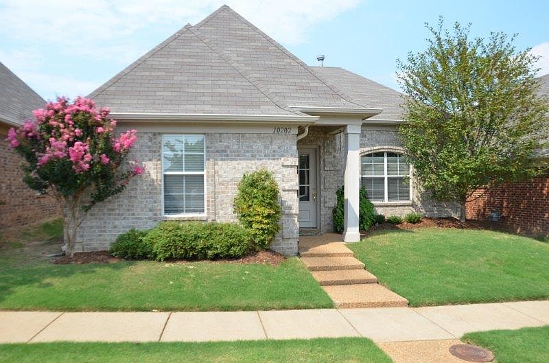 Cute Cordova Curb Appeal