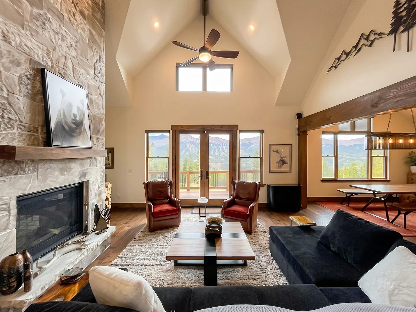 Luxury 5 Bedroom and 4 Bath on 5 Acres Available for Holiday Season! 1 to 2 Month Term. — Photo 4