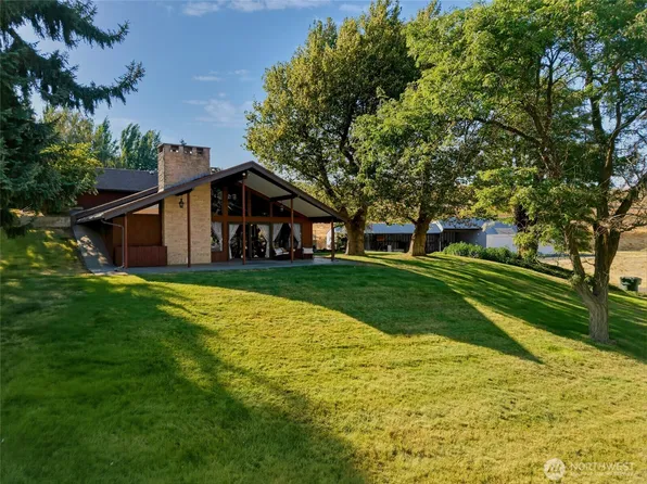341 W Bramhall Road, Dayton, WA 99328