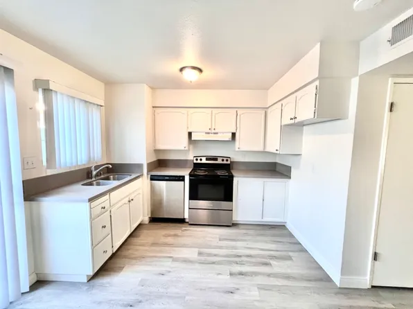 1460 W Swift Ave #102, Fresno, CA 93705