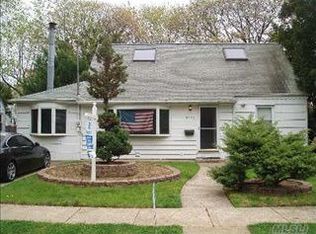 3359 3rd St, Oceanside, NY 11572