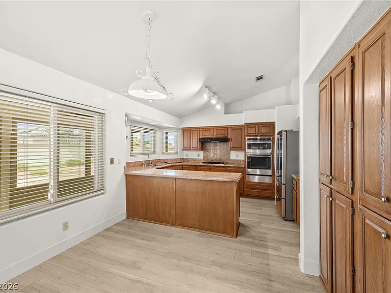 360 Humboldt North Dr — Photo 21