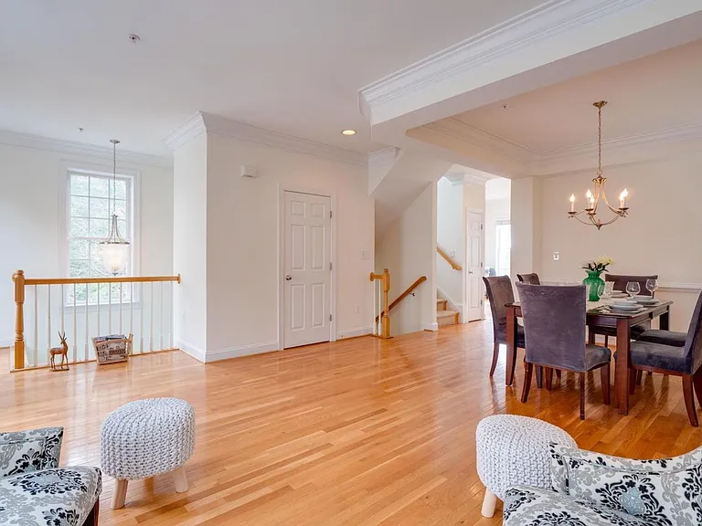 3510 Goddard Way — Photo 6