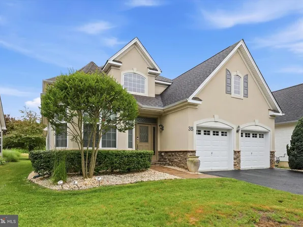 35 Norton Ave, Hightstown, NJ 08520
