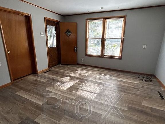 3rd image of 311 E Kansas Ave