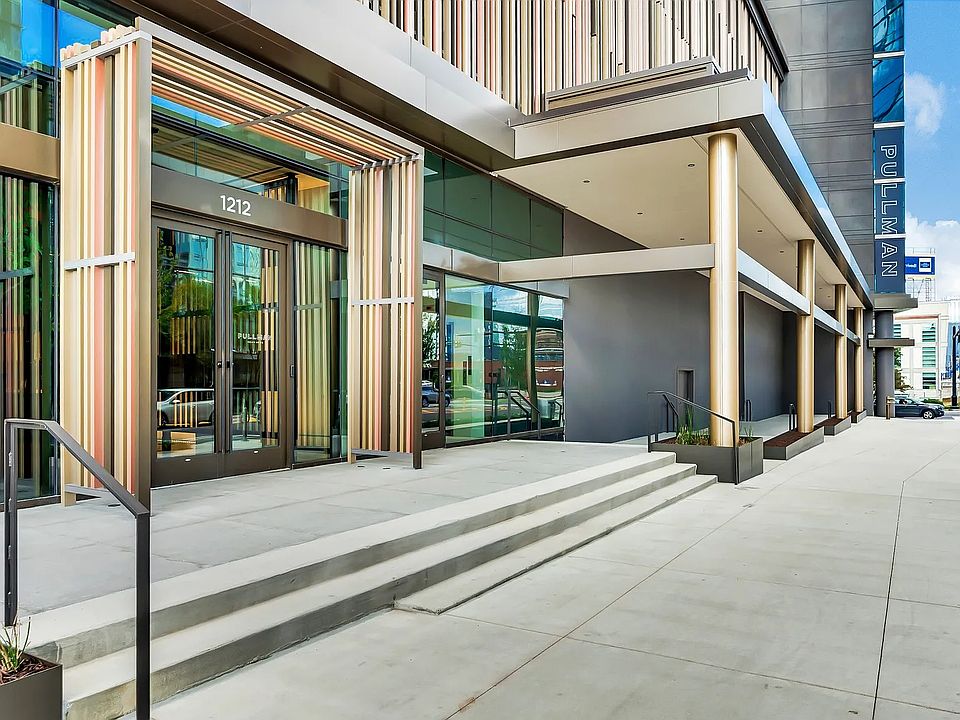 Demonbreun Street Entrance