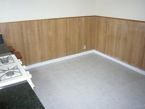 5th image of 133 Lake Ave APT 2S