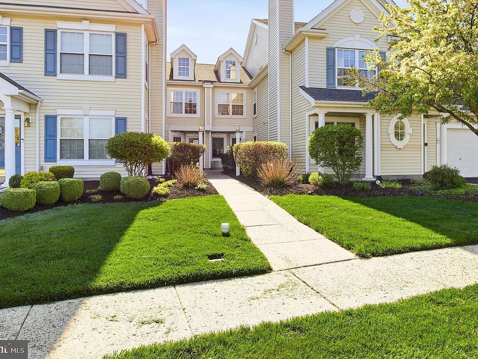 1st image of 105 Strawberry Ct