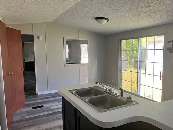 3rd image of 38 Deerwood Dr