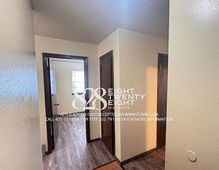 4103 N Oak Grove Dr — Photo 5