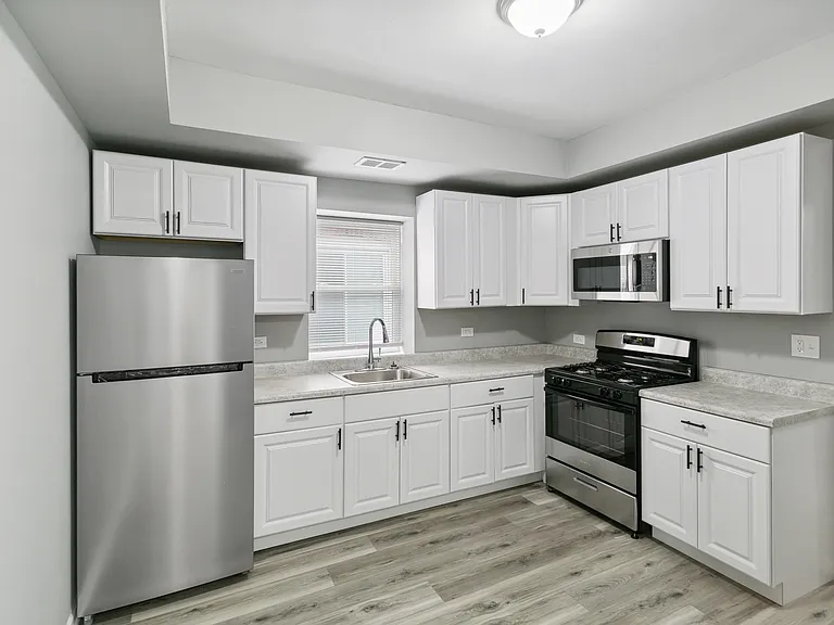 9305 S Homan Ave #1 — Photo 2