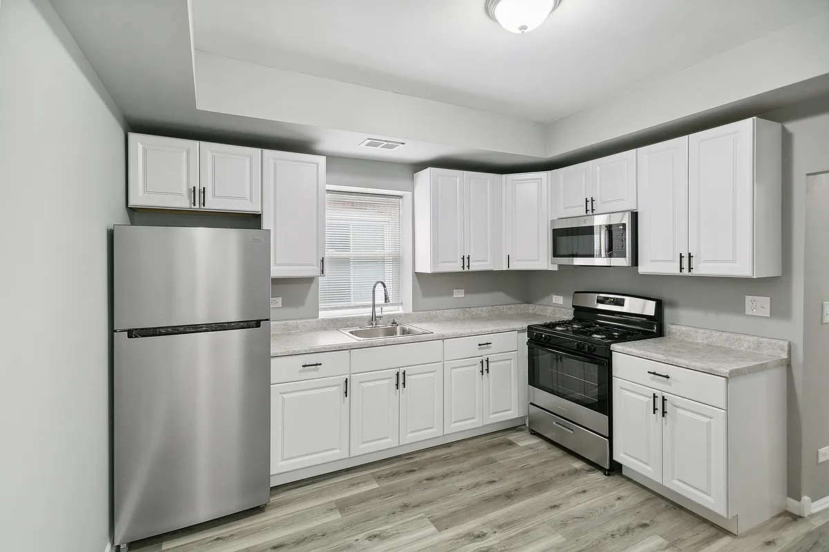 Building Photo - 9305 S Homan Ave #1