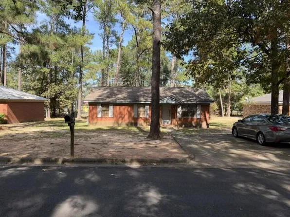 1215 Towering Pines Ln, Albany, GA 31705