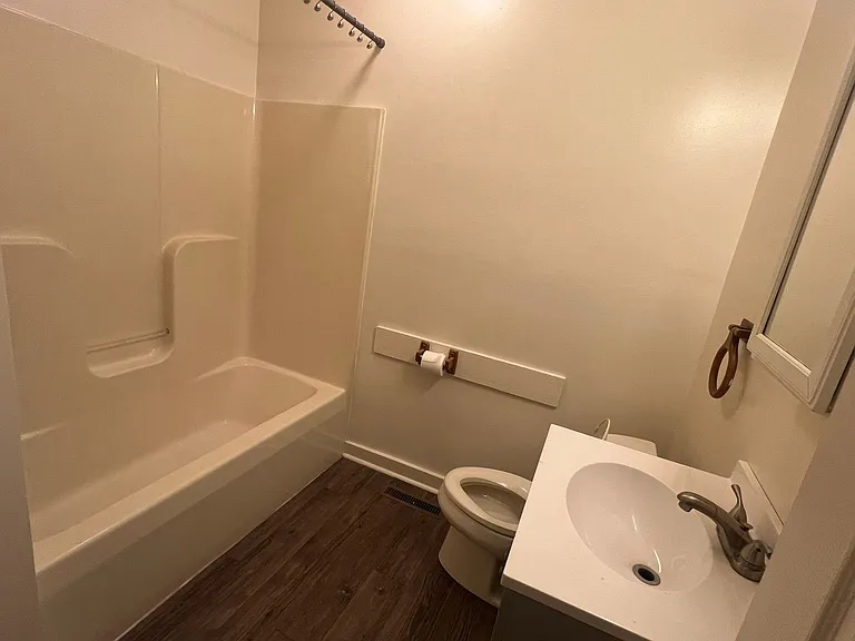 717 E Clarke Ave — Photo 6