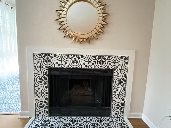 4th image of 275 Alexandra Dr Unit 1-14