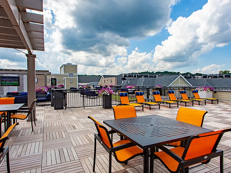 A day under the sun or shade with ample seating on this rooftop deck