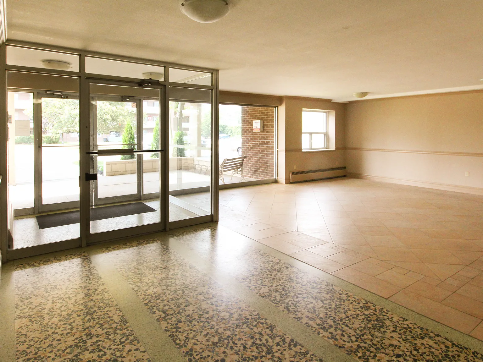 535 North Service Rd — Photo 2