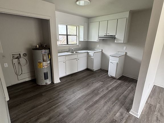 2nd image of 301 Holman St Unit D