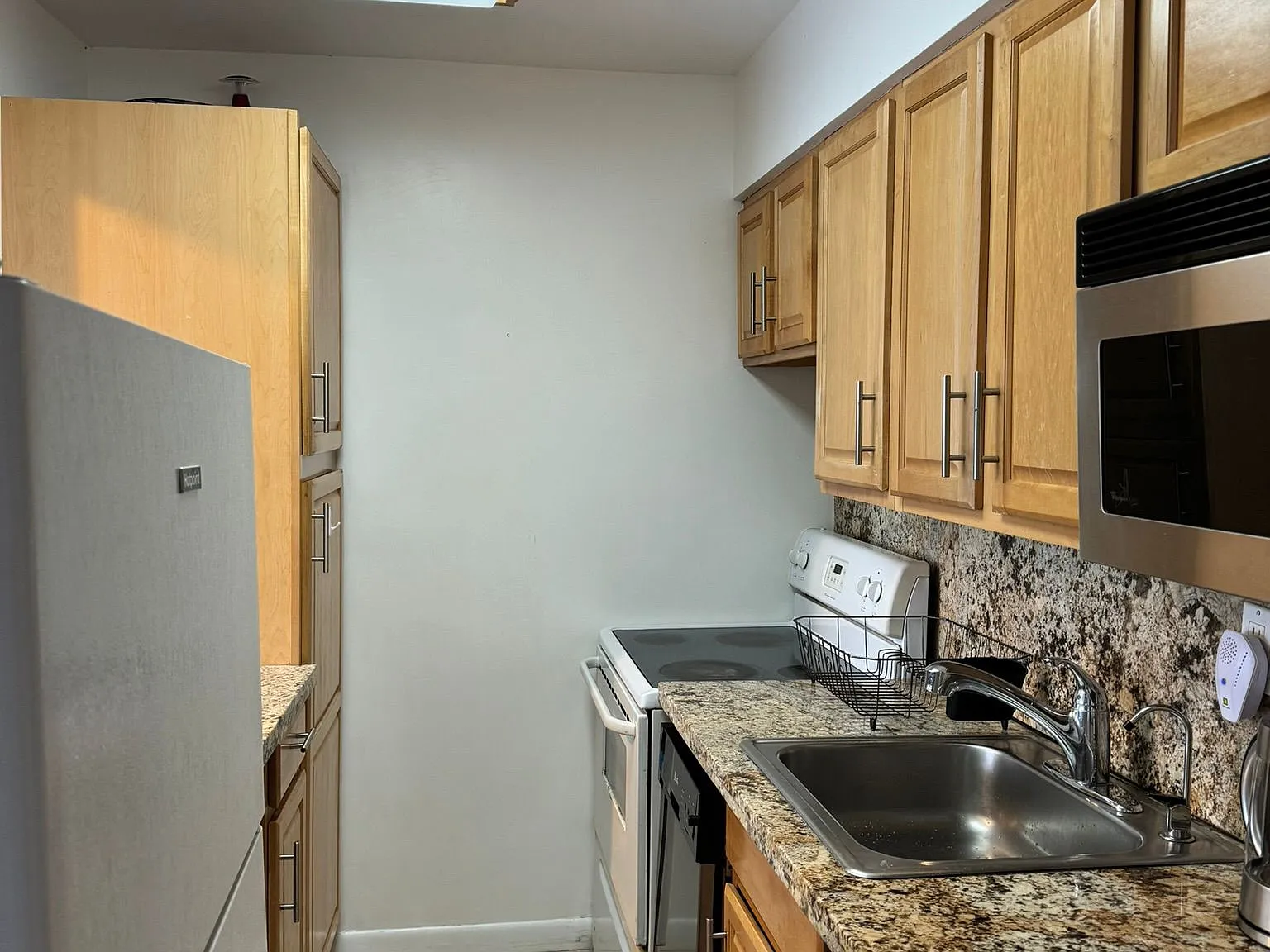 1 bed, 450 sqft, $1,750 — Photo 2