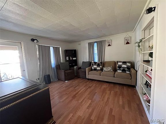 4th image of 9060 Patrick Dr